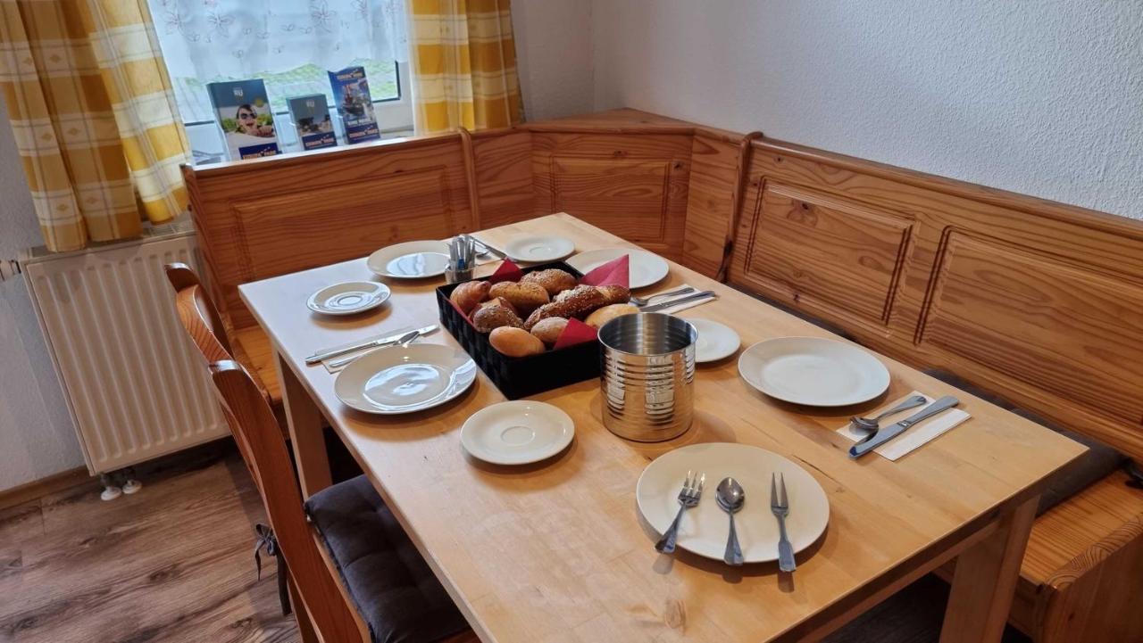 Gaestehaus Gravell รูสท์ ภายนอก รูปภาพ
